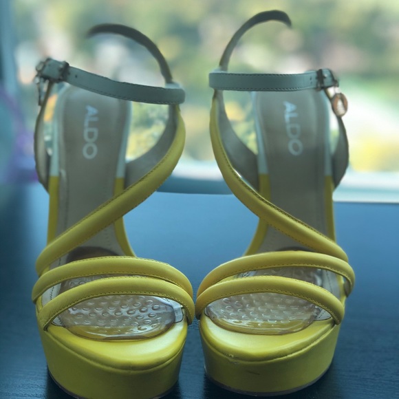 Gorgeous White and Yello Aldo heels - Picture 2 of 3